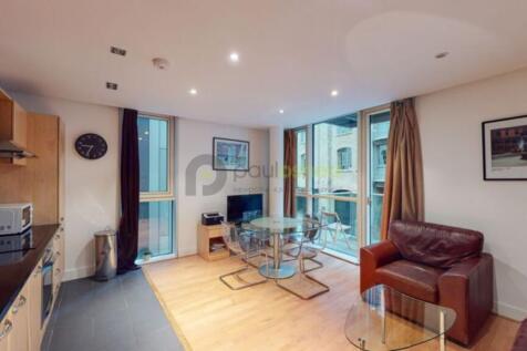 Times-Square-Whitechapel-12132020_222037-2