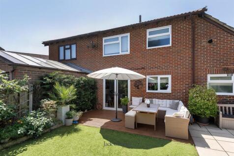 18 Maltings Close, TN11 0DY 015.jpg
