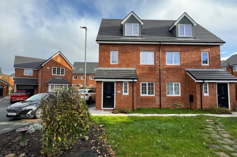 4 bed semi-detached house for sale Lady Fern Fiel