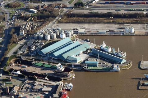 Distribution Warehouse to rent in hull