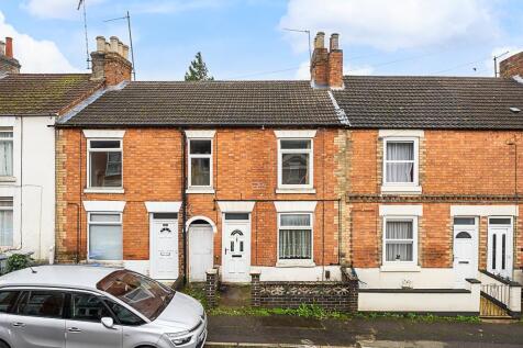 61 Buccleuch Street, Kettering + floorplan-1.jpg