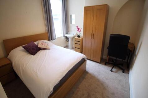 2 Bedroom Flat in LL57 2SG