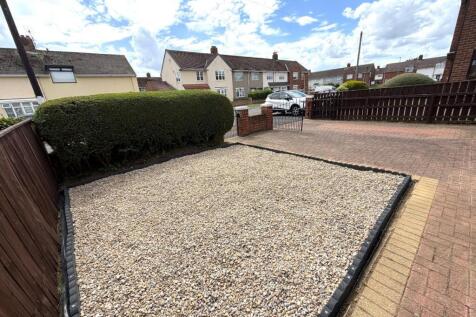 FRONT GARDEN