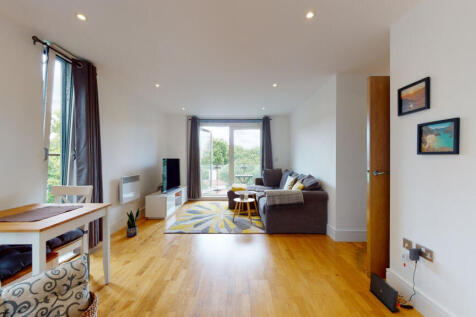 Discover the epitome of city living in this 2-bedroom, 2-bathroom apartment at Grosvenor Court, East London, E14 7, available for rent at £620.00 per week. Enjoy a private balcony, top schools within