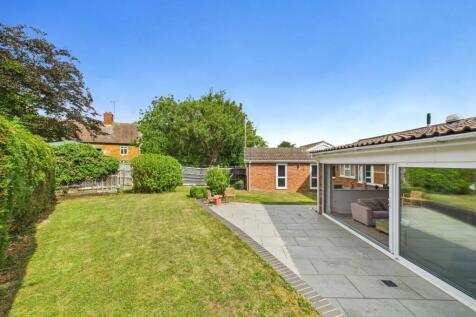 21. CAM04922G0-PR0058-STILL038