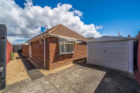 Exterior/Garage 1