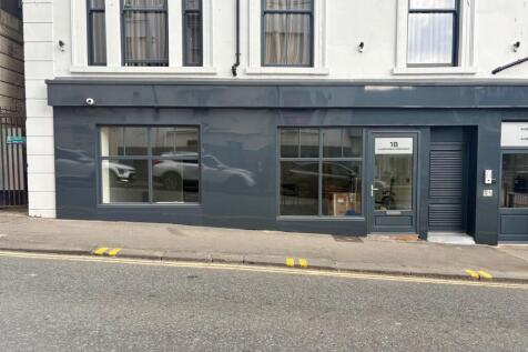 Retail Property (high street) to rent in scarborough