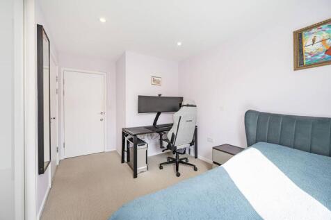 2 bed, 2 bath Flat in oxford - Photo 10