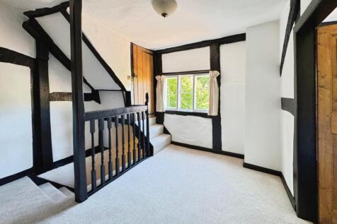 First floor landing.jpg