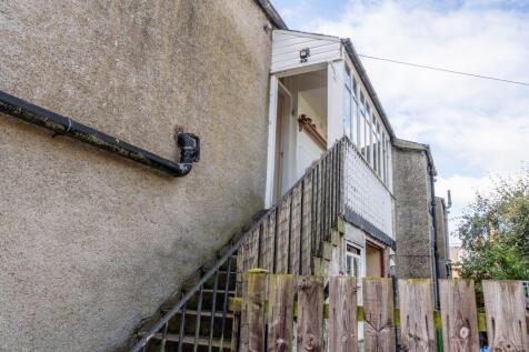 3 bed, 2 bath Flat in Leeds - Photo 3