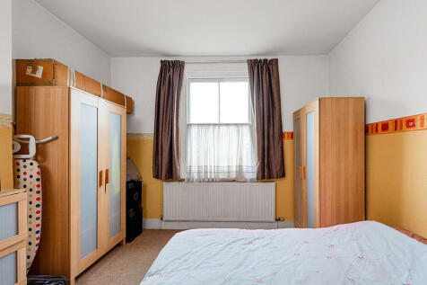 2 bed, 1 bath Flat in london - Photo 10