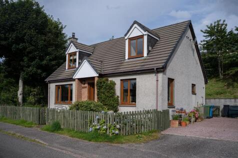 1 External Photo Riverview Poolewe Driveway.jpg