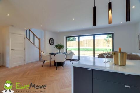 Family Hub at Station Road by Ben Brind EweMove Sa