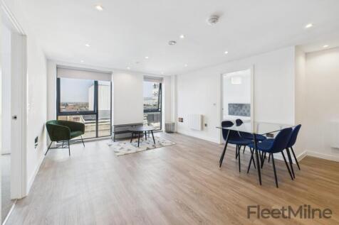 **One Month FREE available for a 12 month tenancy starting before 31/06/26 & Broadband included in rent** Welcome to this beautifully designed two-bedroom apartment, ideally located in the heart of th