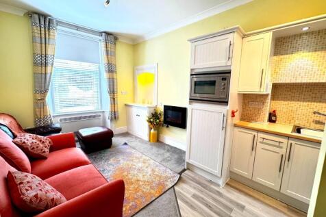 Living Room/Kitchen