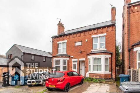5 Bedroom Semi-Detached in NG2 5FY