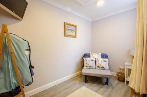 4 Agan Chy - 01208 872728-09