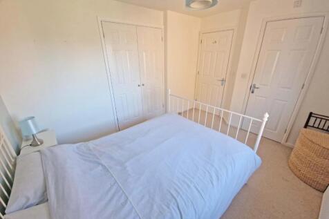 bedroom2c.jpg