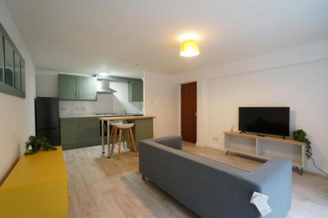 1 Bedroom Flat in LL57 1HE