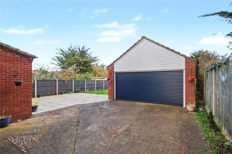 Drive/Garage