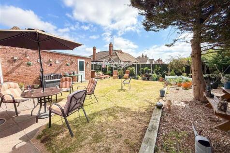 ALTERNATIVE VIEW OF GARDEN