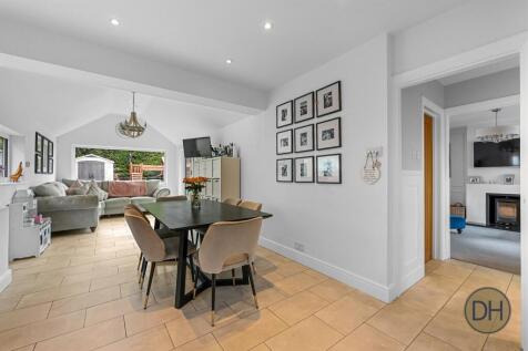 Nine Ashes Farm Cott