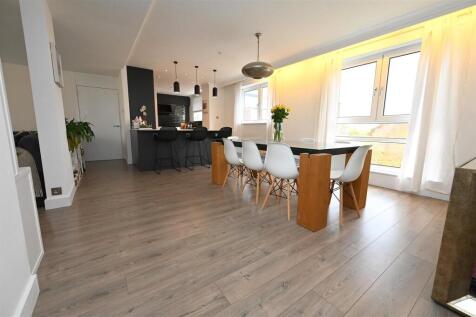 dining room3.JPG