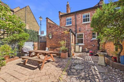 CAM04419G0-PR0097-STILL011.jpg