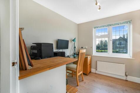 6 Bugbrooke Road, Gayton