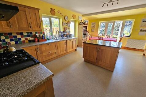Kitchen Breakfast Room.jpg