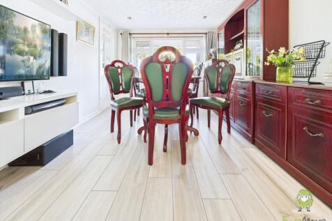 CAM01543G0-PR0159-STILL035