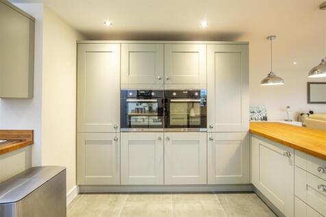 Kitchen 05.jpg