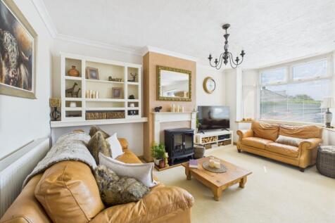 6. CAM04922G0-PR0020-STILL027