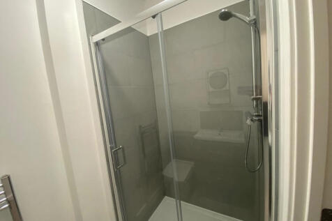 stonecros94743shower.jpg