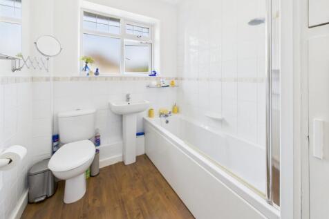 CAM02386G0-PR0141-STILL028