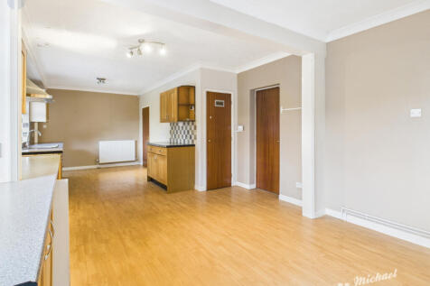 CAM03852G0-PR0480-STILL002