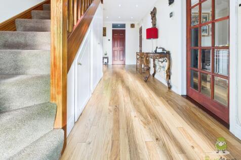 CAM01543G0-PR0169-STILL019