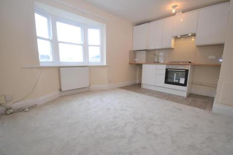 Open plan lounge / kitchen