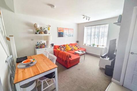 open plan lounge/diner