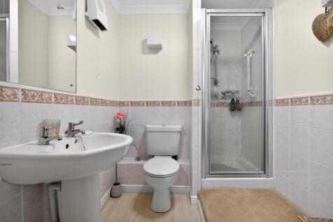 2 bed, 2 bath Retirement Property in Glasgow - Photo 12