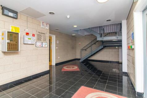 COMMUNAL ENTRANCE