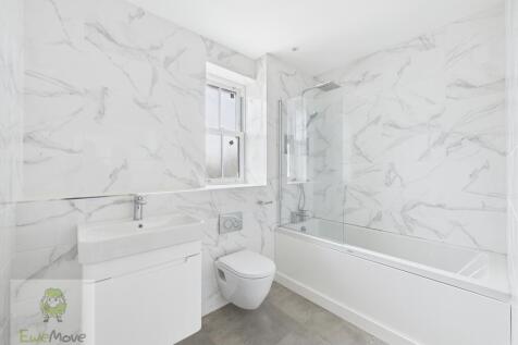 CAM02308G0-PR0220-STILL009