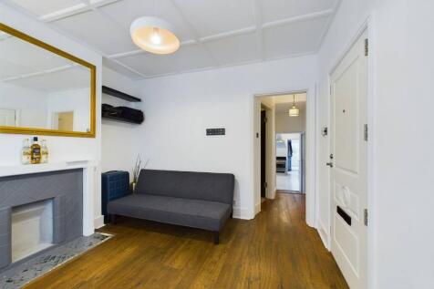 1 bed, 1 bath Flat in London - Photo 8