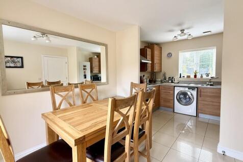 Kitchen/dining ro...