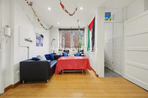 Flat 11, Tompion House, Percival Street EC1V 0HU-1