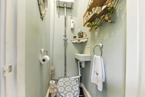 WC - High Green Road - EweMove Pontefract