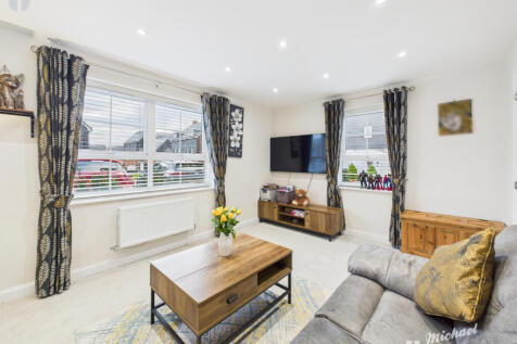 CAM03852G0-PR0482-STILL005