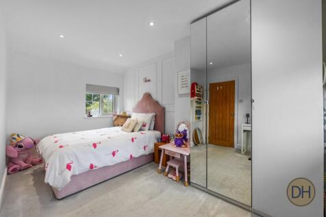 Nine Ashes Farm Cott