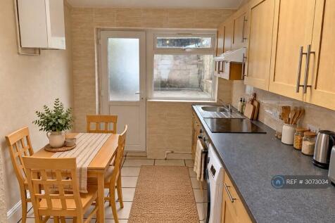 4 Bedroom Flat in BS7 8TR