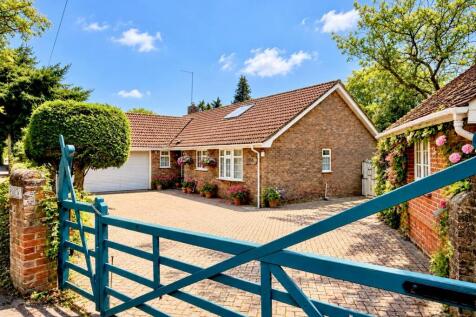three bedroom bungalow gravel lane